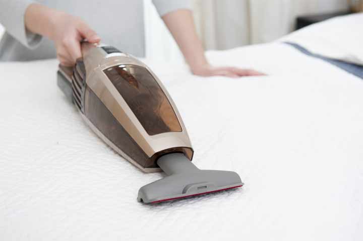 how to clean a mattress