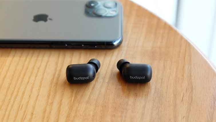 How to Wear Bluetooth Earphones