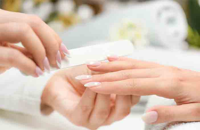 What-You-Need-To-Do-To-Set-Up-a-Professional-Manicure